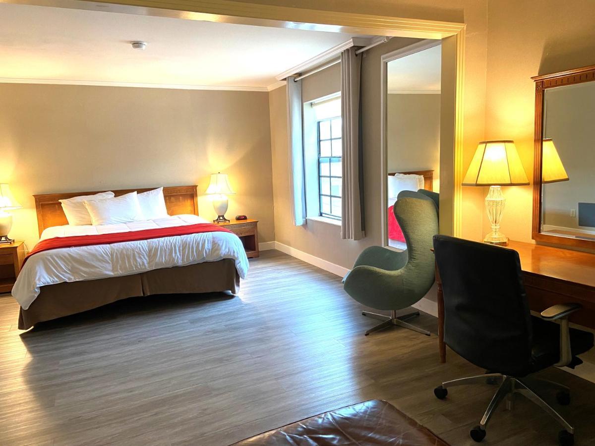 Ramada By Wyndham Los Angeles/Wilshire Center Extérieur photo