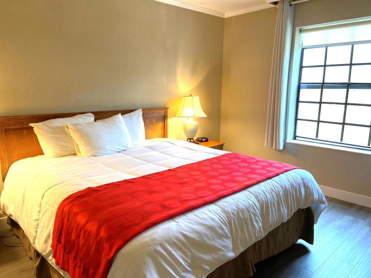 Ramada By Wyndham Los Angeles/Wilshire Center Extérieur photo