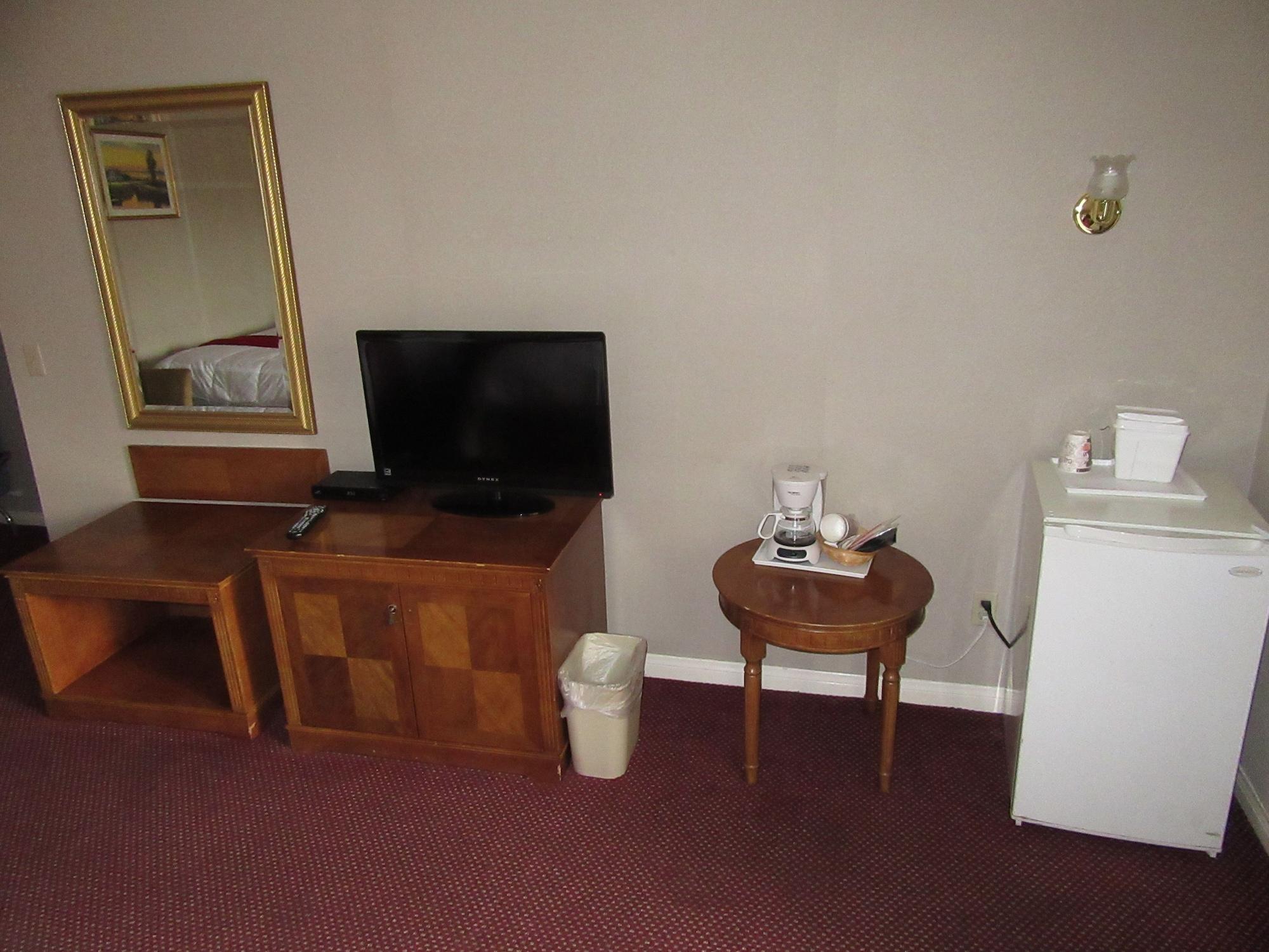 Ramada By Wyndham Los Angeles/Wilshire Center Extérieur photo