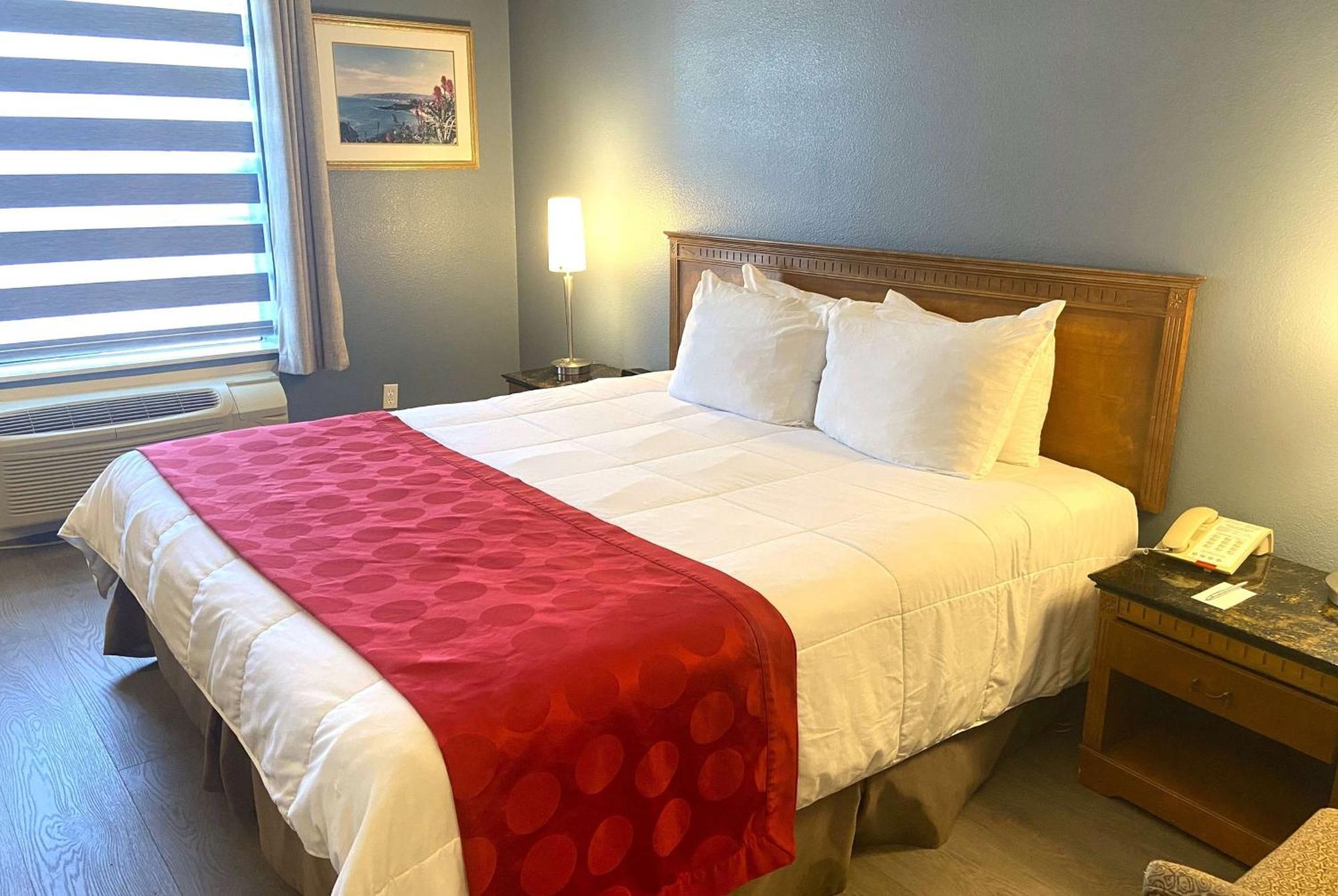 Ramada By Wyndham Los Angeles/Wilshire Center Extérieur photo
