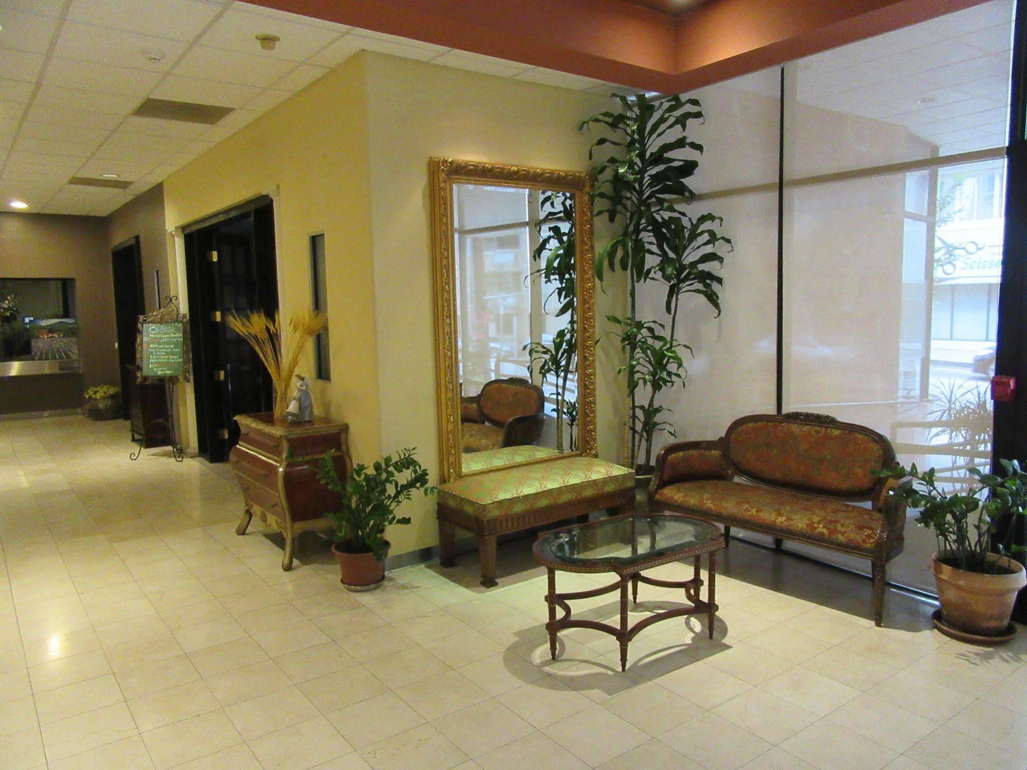 Ramada By Wyndham Los Angeles/Wilshire Center Extérieur photo