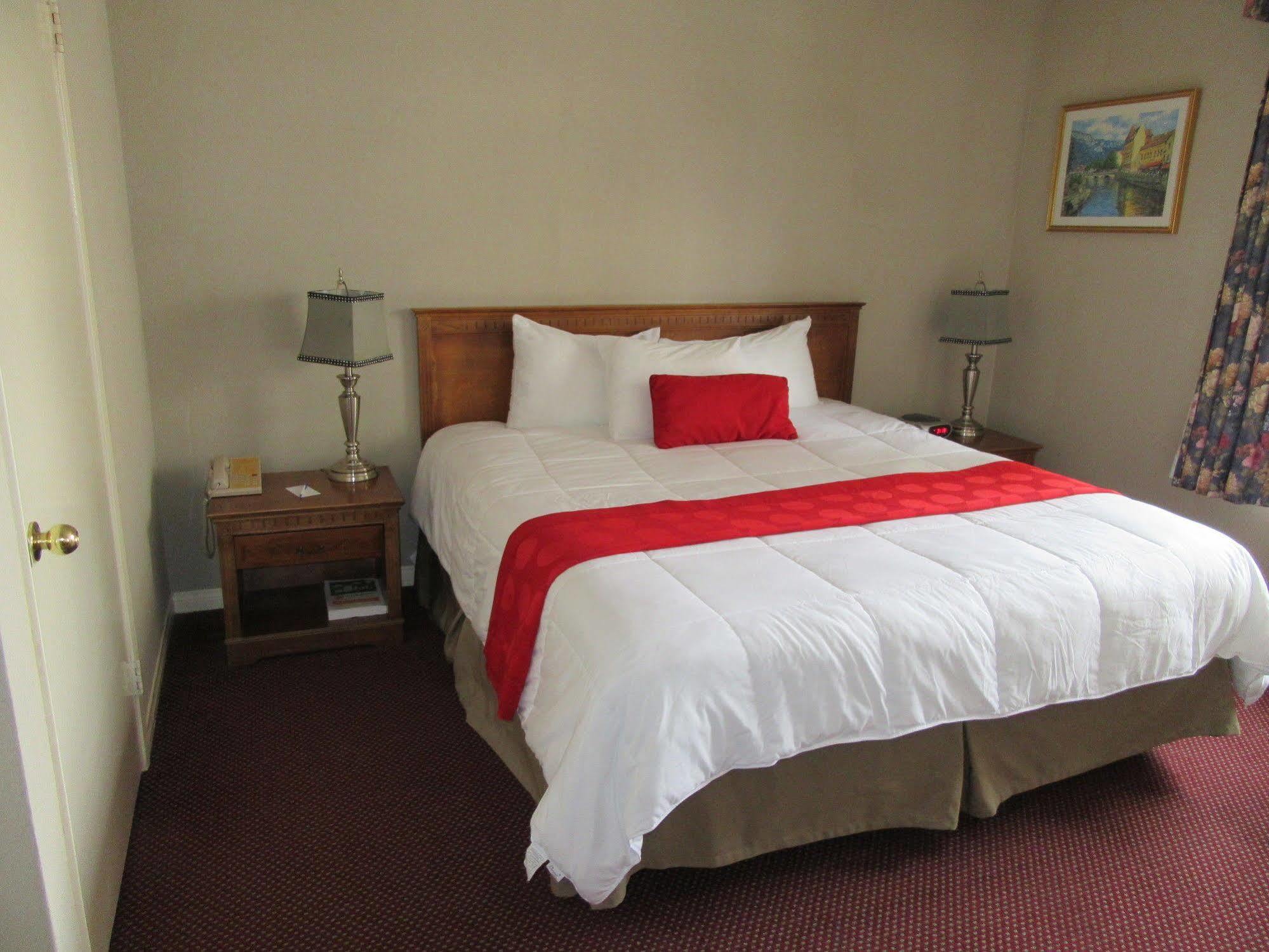 Ramada By Wyndham Los Angeles/Wilshire Center Extérieur photo