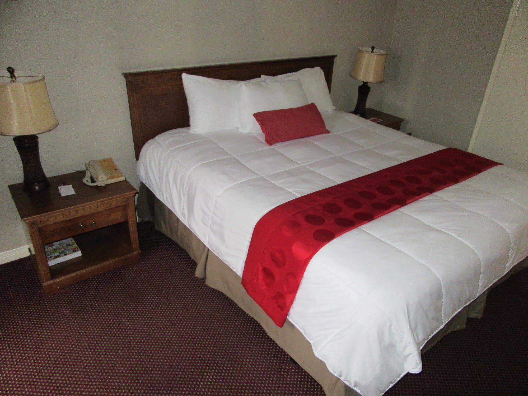 Ramada By Wyndham Los Angeles/Wilshire Center Extérieur photo