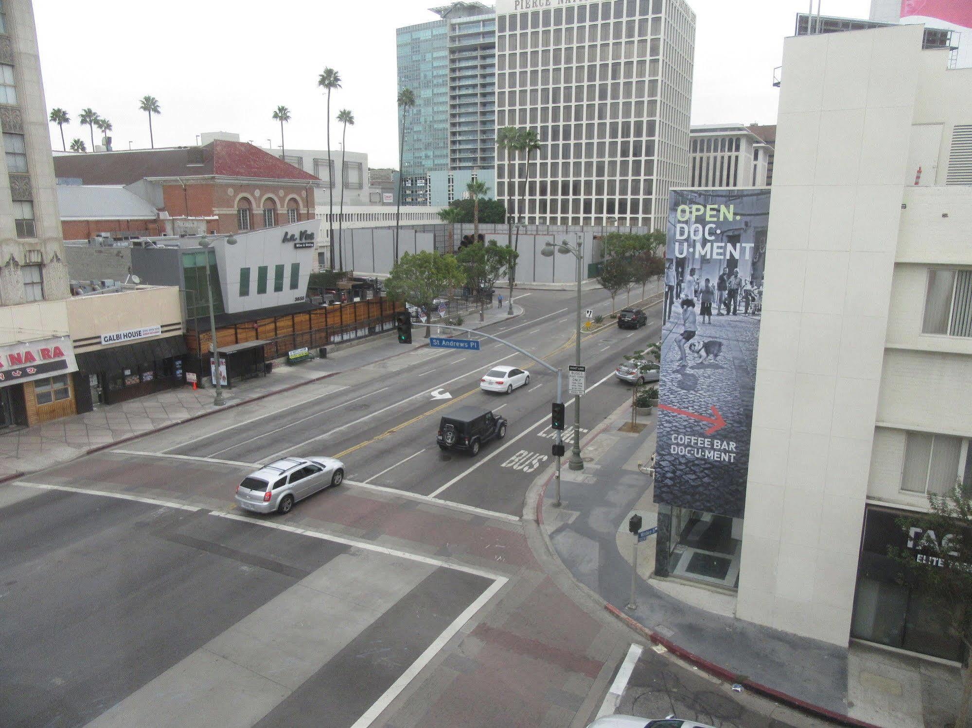 Ramada By Wyndham Los Angeles/Wilshire Center Extérieur photo