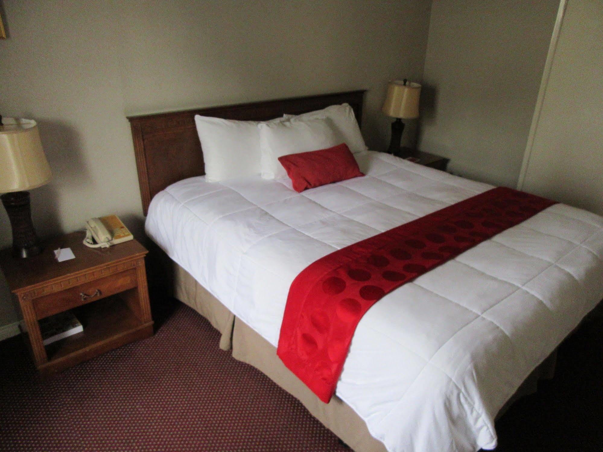 Ramada By Wyndham Los Angeles/Wilshire Center Extérieur photo